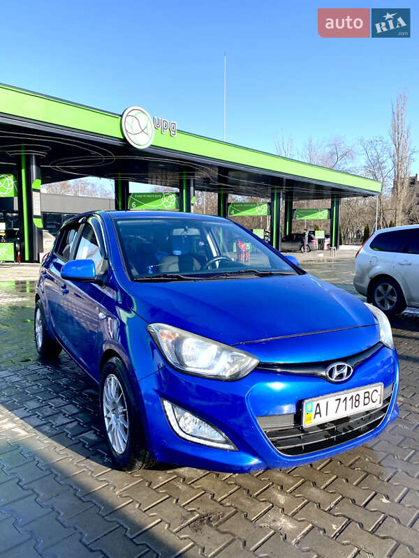 Хэтчбек Hyundai i20 2013 в Кременчуге фото Хэтчбек Hyundai i20 2013 в Кременчуге
