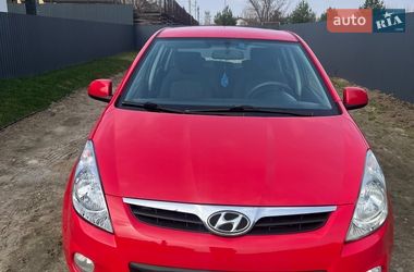 Хэтчбек Hyundai i20 2012 в Киеве
