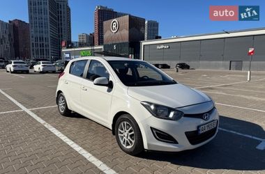 Хэтчбек Hyundai i20 2012 в Киеве