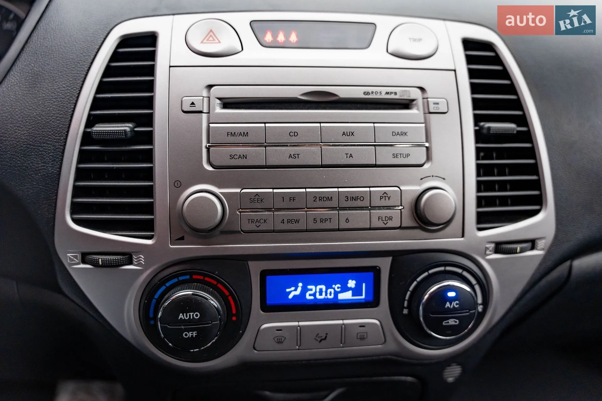 2011 Hyundai i20 - мініатюра 16
