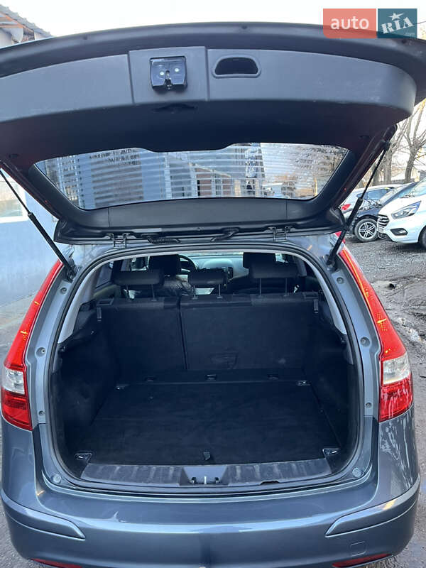 Универсал Hyundai i30 Wagon 2011 в Житомире фото 8 Универсал Hyundai i30 Wagon 2011 в Житомире