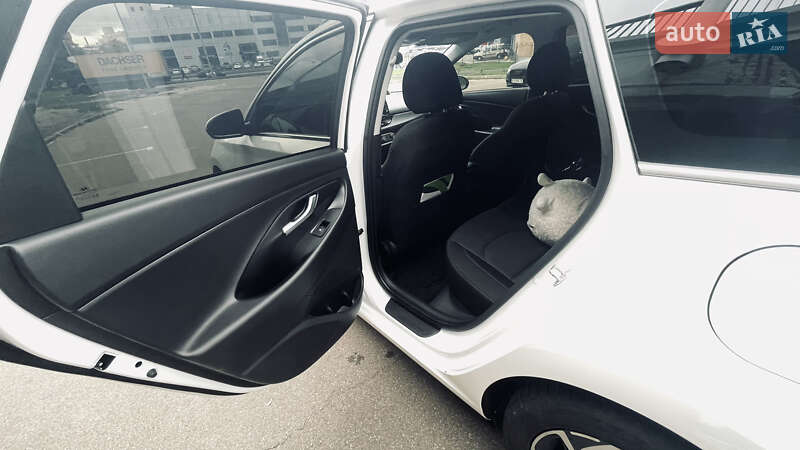 Универсал Hyundai i30 Wagon 2021 в Киеве фото 10 Универсал Hyundai i30 Wagon 2021 в Киеве