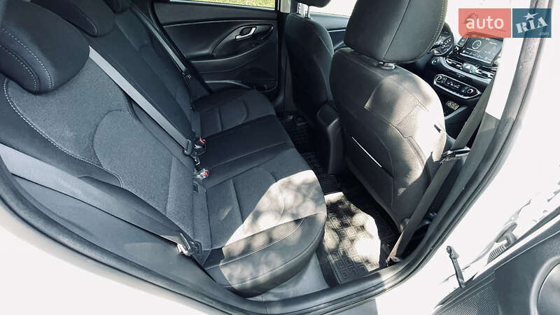 Универсал Hyundai i30 Wagon 2021 в Киеве фото 15 Универсал Hyundai i30 Wagon 2021 в Киеве