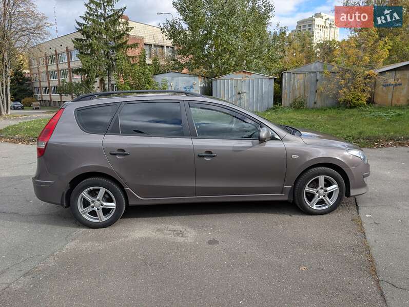 Універсал Hyundai i30 Wagon 2011 в Києві