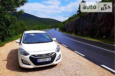 Универсал Hyundai i30 2015 в Ужгороде