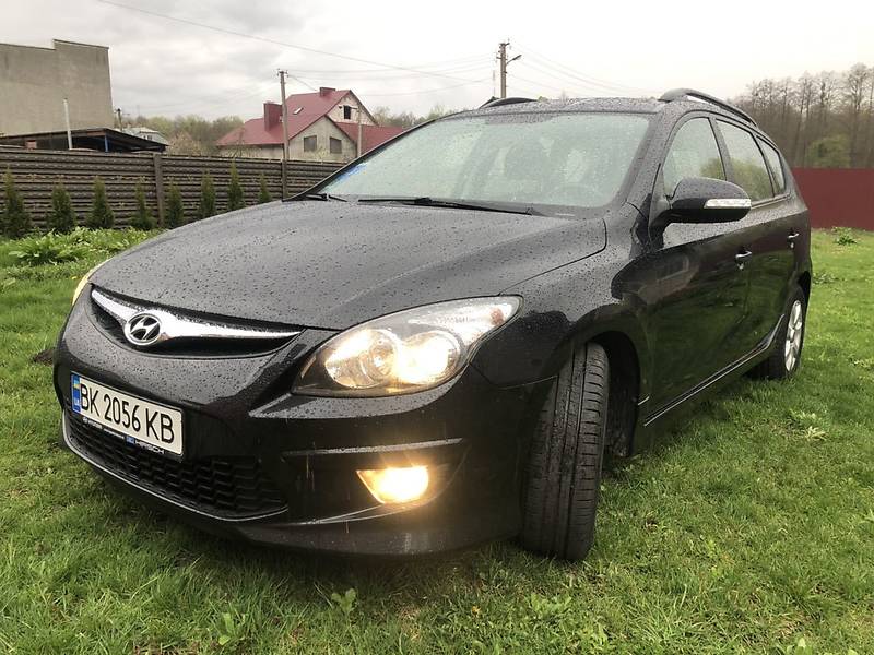 Универсал Hyundai i30 2011 в Радивилове