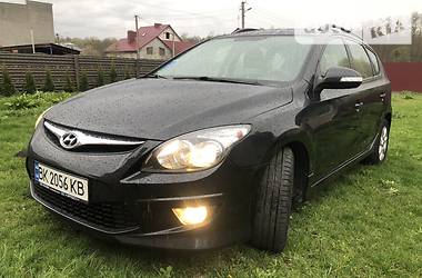 Универсал Hyundai i30 2011 в Радивилове