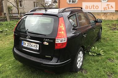 Универсал Hyundai i30 2011 в Радивилове