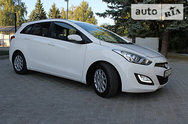 Універсал Hyundai i30 2013 в Сумах