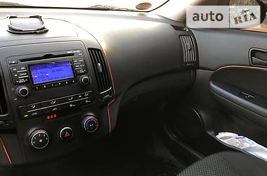 Хетчбек Hyundai i30 2011 в 