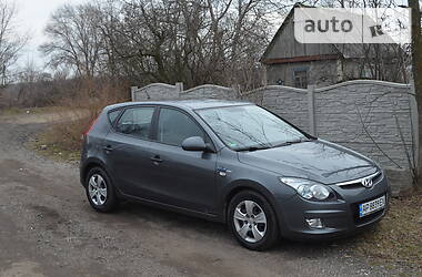 Хетчбек Hyundai i30 2009 в 