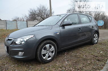 Хетчбек Hyundai i30 2009 в 