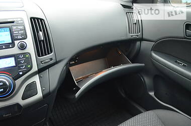 Хетчбек Hyundai i30 2009 в 