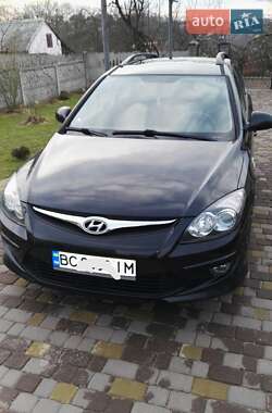 Универсал Hyundai i30 2011 в Мостиске