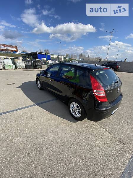 Хэтчбек Hyundai i30 2011 в Харькове