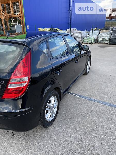 Хэтчбек Hyundai i30 2011 в Харькове