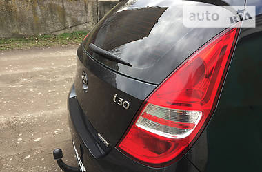 Хетчбек Hyundai i30 2010 в 
