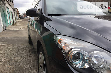 Хетчбек Hyundai i30 2010 в 