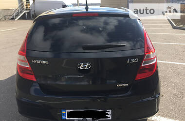 Хетчбек Hyundai i30 2010 в 