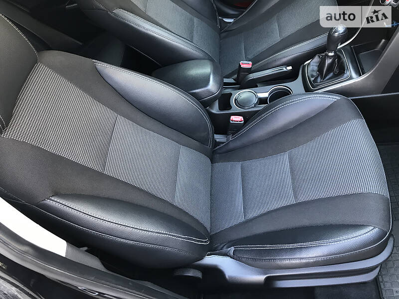 Хэтчбек Hyundai i30 2013 в Запорожье