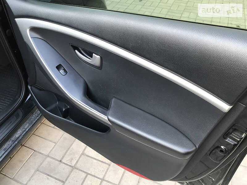 Хэтчбек Hyundai i30 2013 в Запорожье