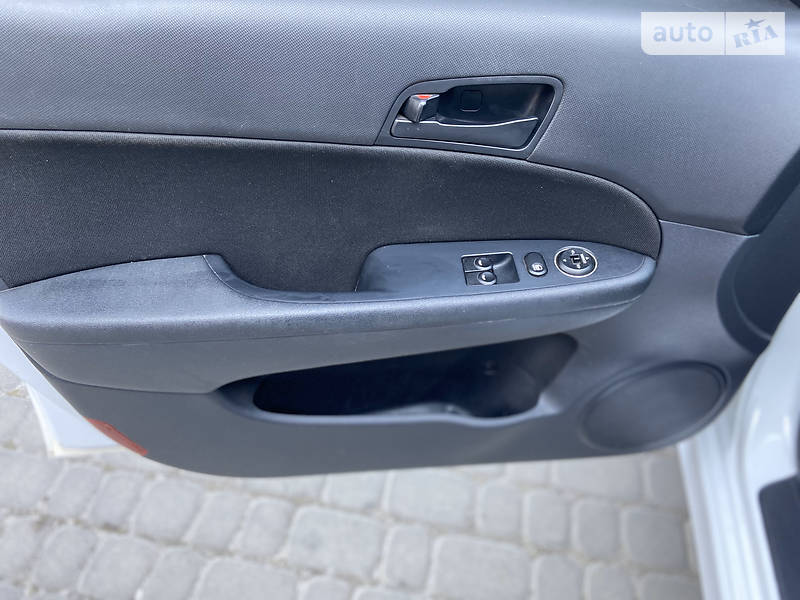 Універсал Hyundai i30 2011 в Львові
