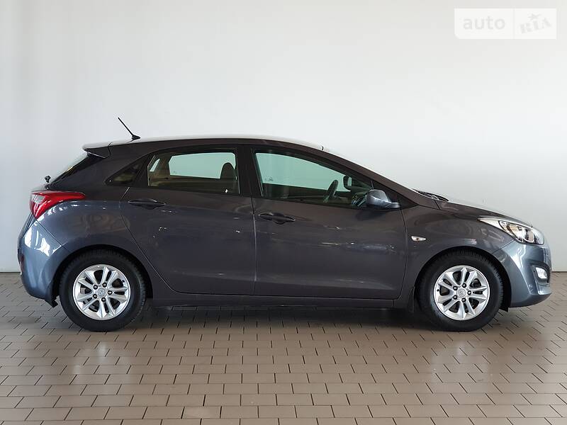 Хэтчбек Hyundai i30 2016 в Киеве