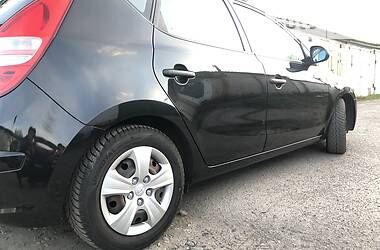 Хетчбек Hyundai i30 2009 в 