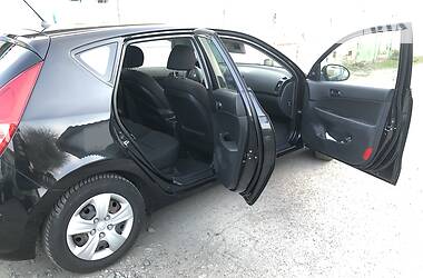 Хетчбек Hyundai i30 2009 в 