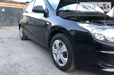 Хетчбек Hyundai i30 2009 в 