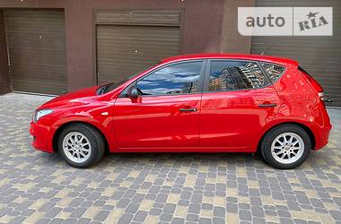 Хетчбек Hyundai i30 2008 в 