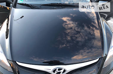Хетчбек Hyundai i30 2011 в 