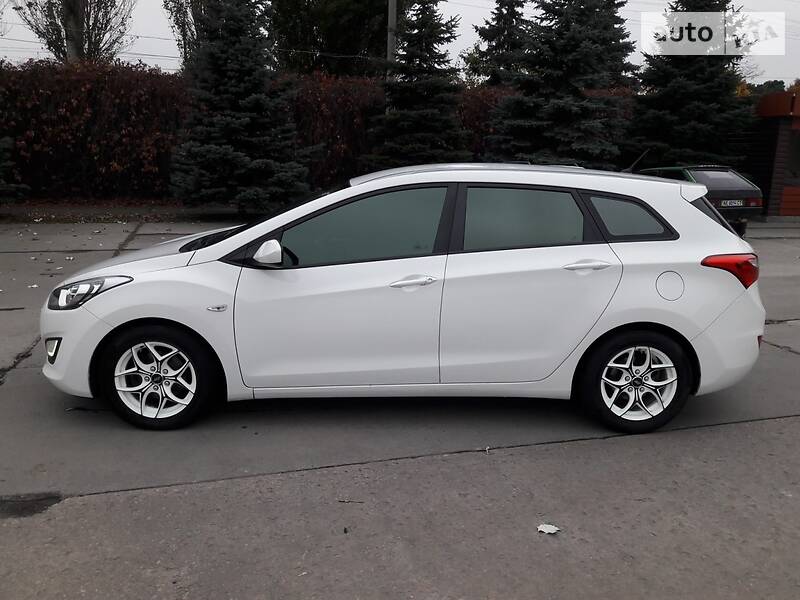 Універсал Hyundai i30 2013 в Дніпрі фото 9 Універсал Hyundai i30 2013 в Дніпрі