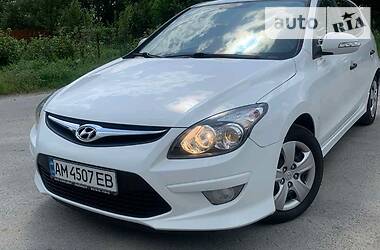Седан Hyundai i30 2011 в 