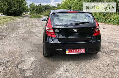 Хэтчбек Hyundai i30 2011 в Луцке