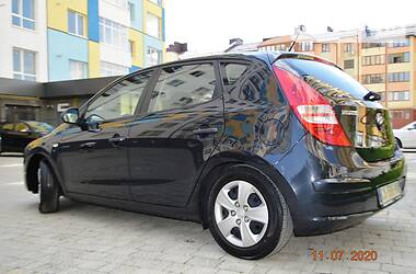 Хэтчбек Hyundai i30 2010 в Ивано-Франковске