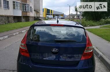 Хетчбек Hyundai i30 2010 в 