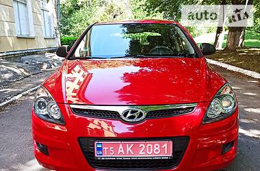 Хэтчбек Hyundai i30 2009 в Староконстантинове