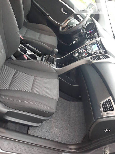 Хетчбек Hyundai i30 2012 в Шептицькому