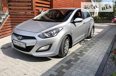 Хэтчбек Hyundai i30 2014 в Житомире