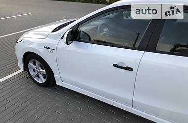 Хэтчбек Hyundai i30 2011 в Луцке