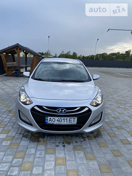 Универсал Hyundai i30 2014 в Иршаве