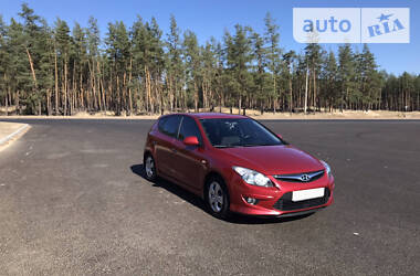 Хэтчбек Hyundai i30 2011 в Северодонецке