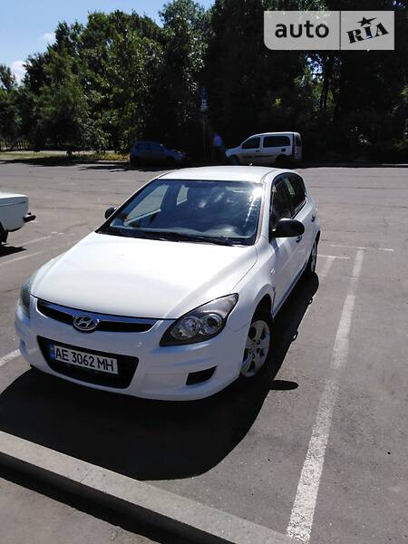 Хэтчбек Hyundai i30 2010 в Кривом Роге