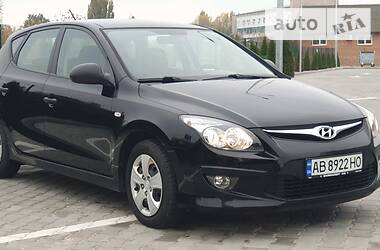 Хэтчбек Hyundai i30 2011 в Виннице