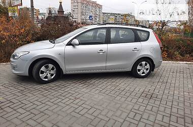 Універсал Hyundai i30 2010 в Сумах