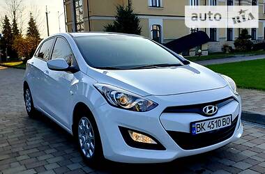 Хэтчбек Hyundai i30 2014 в Сарнах