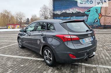 Универсал Hyundai i30 2015 в Луцке