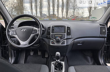 Универсал Hyundai i30 2010 в Сумах