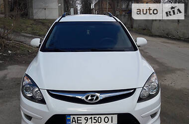 Универсал Hyundai i30 2010 в Днепре